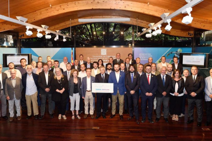 Els assistents a la reunió de la Taula de Treball Permanent per una Candidatura Olímpica d'Hivern Pirineus-Barcelona amb el COI, el juny passat.