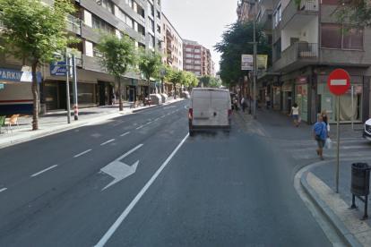 El accidente se ha producido en el cruce entre las calles Ramón i Cajal y Alguer.