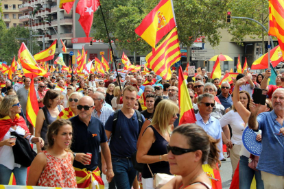 La manifestació per la unitat d'Espanya al Paral·lel.