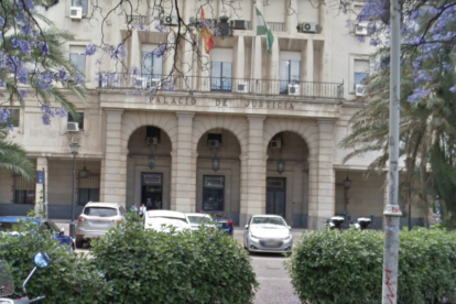 Imatge de la façana de l'Audiencia Provincial de Sevilla.