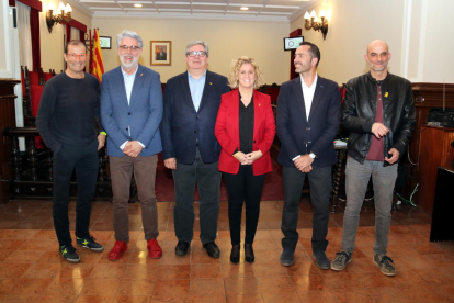 Los candidatos con representación a Tortosa. De izquierda en derecha, Antonio Vallés, Enric Roig, Xavier Faura, Meritxell Roigé, Jordi Jordan y Xavier Rodríguez.