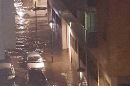 CArrers adyacentes a la calle Real, inundados, en el barrio del Puerto.