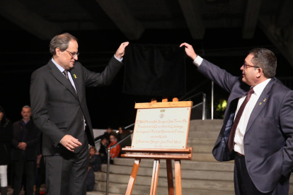 El president de la Generalitat, Quim Torra, inaugurant la passarel·la del barranc de la Faneca a Móra d'Ebre.
