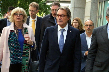 El expresidente Artur Mas y la exconsellera de Ensenyament, Irene Rigau, el 10 de octubre de 2018 llegando al Tribunal de Cuentas