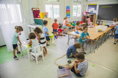 Imagen de un aula de la Escola de l'Arrabassada en el primer día del curso 2018-2019.