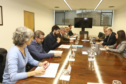 Los alcaldes se reunieron ayer con el subdelegado, Joan Sabaté.