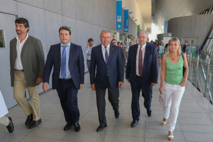Mateu Huguet Recasens acompañado por Carles Pellicer, alcalde de Reus.