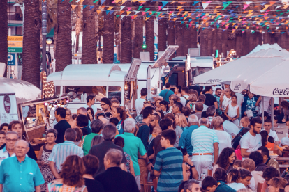 El Nomad Festival llega a Salou cargado de música, 'foodtrucks' y un mercado.