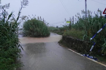 En Reus las inundaciones obligaron a cortar varios viales.