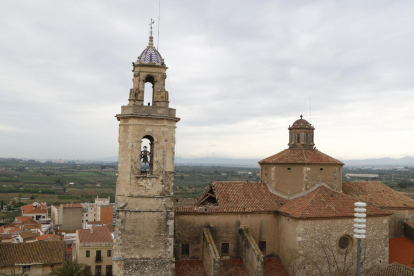Pla de l'església de Sant Feliu de Constantí on s'observa l'esfondrament de part del sostre, el 16 d'abril del 2018 .