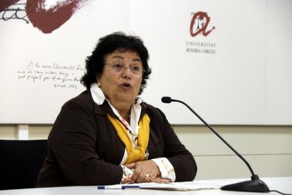 La rectora de la URV, María José Figueras, durant la roda de premsa.