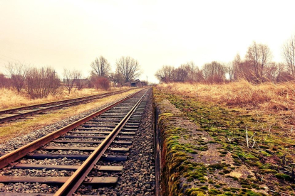 Imagen de archivo de unas vías de tren.