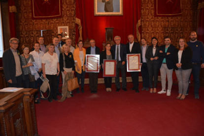 El alcalde Josep Fèlix Ballesteros ha entregado los diplomas a