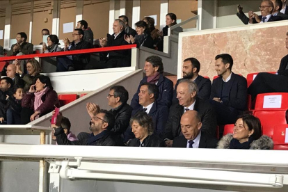 Varias personalidades han acudido a la inauguración de la Liga Nàstic Genuine en el Nou Estadi.