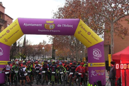 Ciclistes vinguts d'arreu del territori català van competir en la prova.