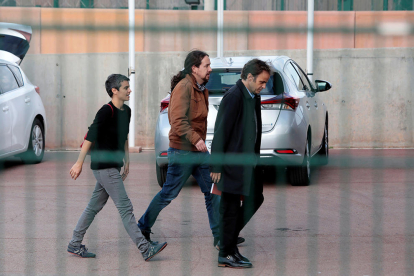 Iglesias en el momento de llegar a la prisión de Lledoners, donde se ha reunido con Junqueras.