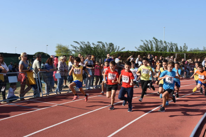 Varias escuelas del territorio han participado en los Juegos Escolares de Atletismo de Torredembarra.