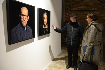 La exposición está integrada por una colección de 78 retratos.