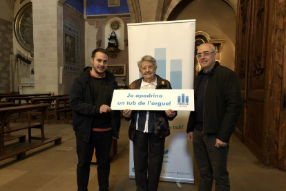 La germana de Josefina Cardó ha apadrinat un dels tubs de l'orgue amb una donació de 12.000 euros.