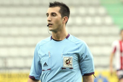 Víctor Areces Franco, árbitro del Nàstic-Deportivo.