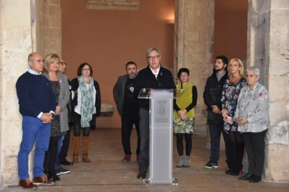 Imatge de l'acte institucional pel Dia Internacional de l'eliminació de la violència vers les dones.