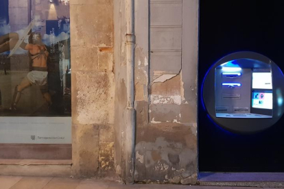 Imagen del cajero automático que hay en la calle Major de Tarragona.