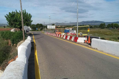 Imagen de las obras de la carretera de acceso a Santa Oliva.