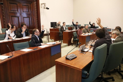 La votació a la comissió d'investigació sobre el projecte Castor de les compareixences el 29 d'octubre del 2018.