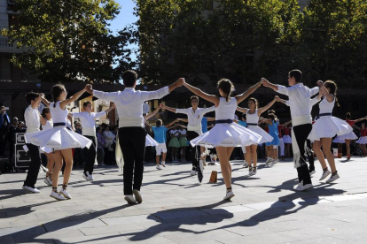 L'Agrupació Sardanista Tarragona Dansa disposa de més d'un centenar de balladors.