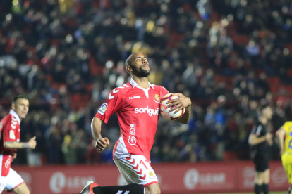 Kanté, feliz después de marcar en el Cádiz de penal|penalti