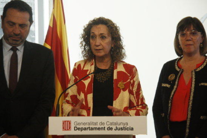 Imatge de la consellera de Justícia, Ester Capella, al Col·legi d'Agents de la Propietat Immobiliària de Barcelona per tractar aspectes relacionats amb la nova regulació dels arrendaments urbans que prepara el Govern .