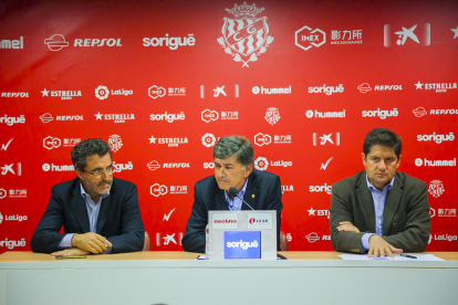D'esquerra a dreta, el vicepresident del Consell, Jordi Virgili, el president, Josep Maria Andreu, i el director general, Lluís Fàbregas.