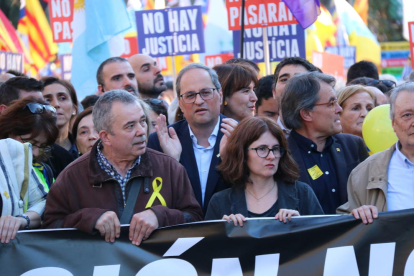 El president de la Generalitat, Quim Torra, al costat de l'expresident Artur Mas, en la manifestació a Madrid.
