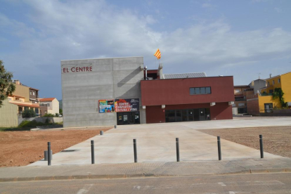 Imatge de la nova seu del Centre de Llorenç del Penedès.