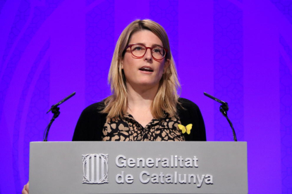 La portavoz del Gobierno, Elsa Artadi, en una rueda de prensa en el Palau de la Generalitat.