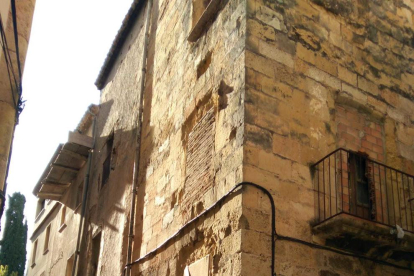 Imatge de l'edifici medieval municipal.
