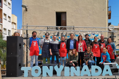 Imagen de los restauradores que han participado en la 'tonyinada 2019'.
