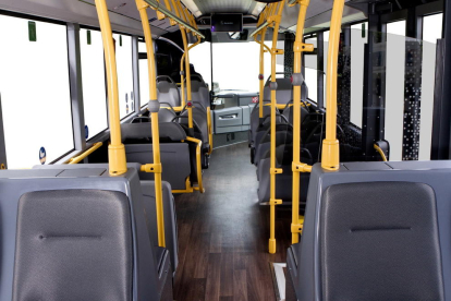 Una imagen del aspecto que tendrá el interior de los nueve autobuses municipales.