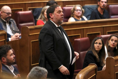 El líder de ERC, Oriol Junqueras, promete el cargo en el Congreso de los Diputados.