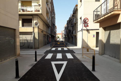 Imagen de la calle Alt de Sant Pere remodelada.