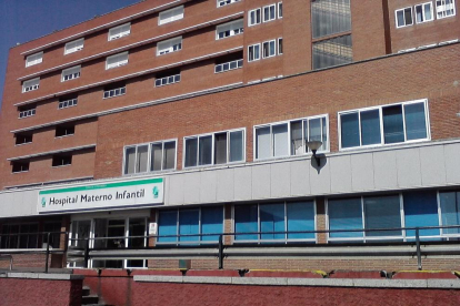La niña fue trasladada al Hospital Metrno Infantil de Badajoz.