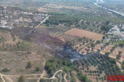 Imagen aérea de la zona que ha quedado afectada para|por el fuego.