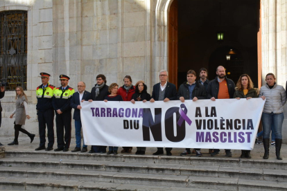 Minut de silenci a Tarragona per la mort de la menor de 17 anys assassinada a Reus.