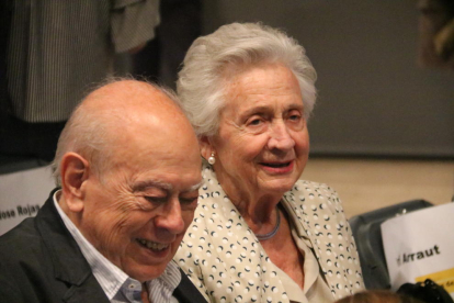 L'expresident del Govern Jordi Pujol i la seva dona, Marta Ferrusola, durant la presentació del llibre de l'exconseller Quim Forn.