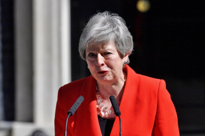 Theresa May, durante su emocionante comparecencia para anunciar que dimitirá.