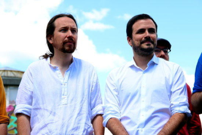 El líder de Podem, Pablo Iglesias, i del líder d'Izquierda Unida, Alberto Garzón, en una imatge d'arxiu.