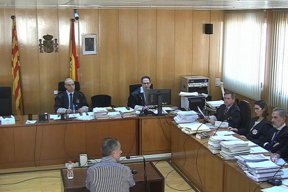 Ramon Franch, responent a les preguntes del seu advocat en el judici de l'Audiència de Tarragona, el novembre de 2017.