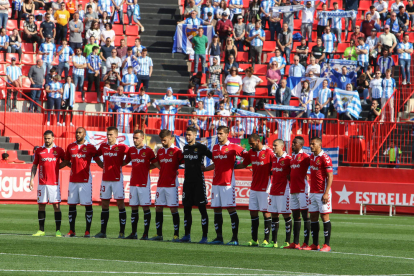 Els jugadors del Nàstic, abans de començar el partit contra el Málaga