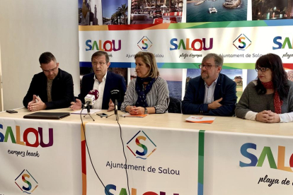 Imatge de la roda de premsa de Ciutadans Salou per anunciar que ha portat «l'ús partidista» de les xarxes socials del consistori a la Junta Electoral.