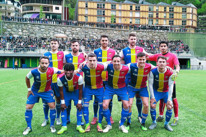El equipo titular del partido en el que el FC Andorra consiguió el ascenso a Tercera División la temporada pasada.